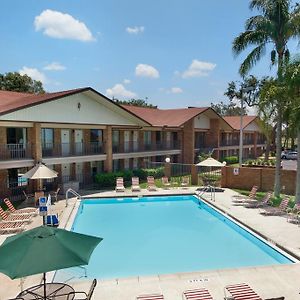 Ramada By Wyndham Temple Terrace/Tampa North